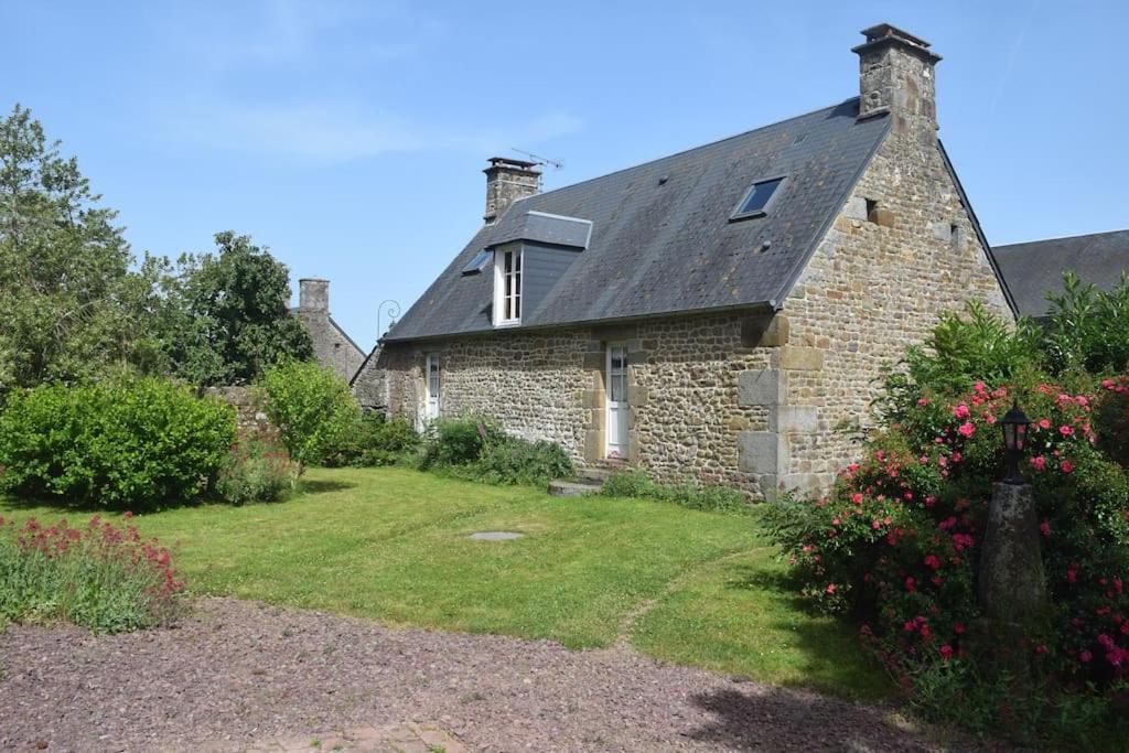 La Foret Auvray - Maison De Campagne Putanges Exterior photo